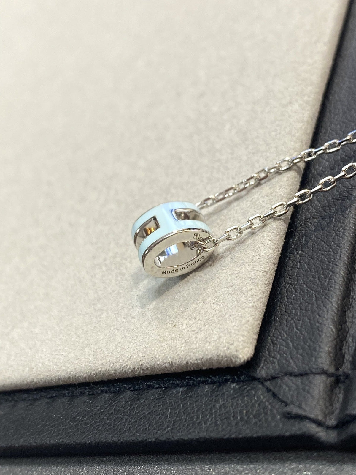 Mystic POP H LIGHT BLUE NECKLACE