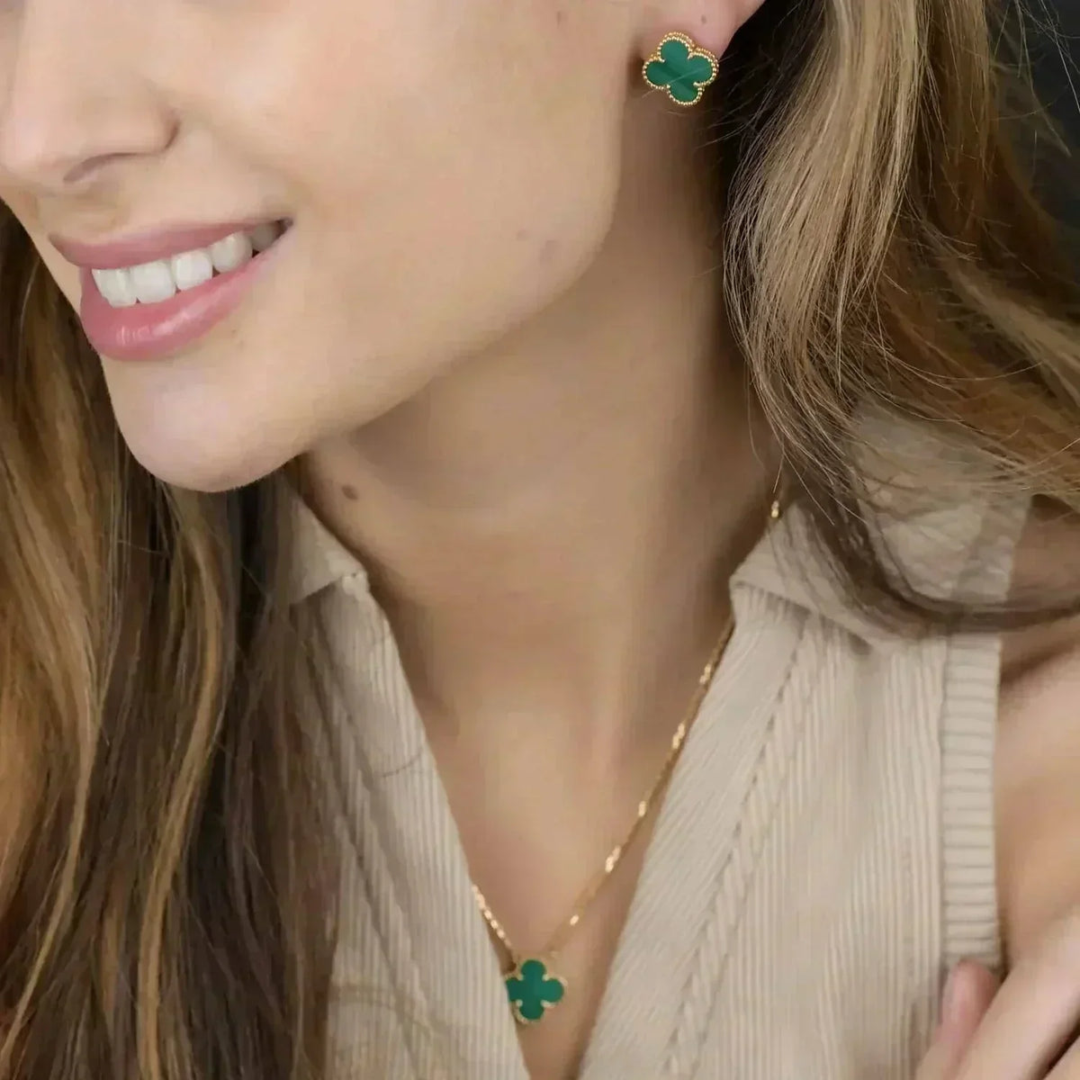Mystic CLOVER MINI 9.5MM MALACHITE EARRINGS