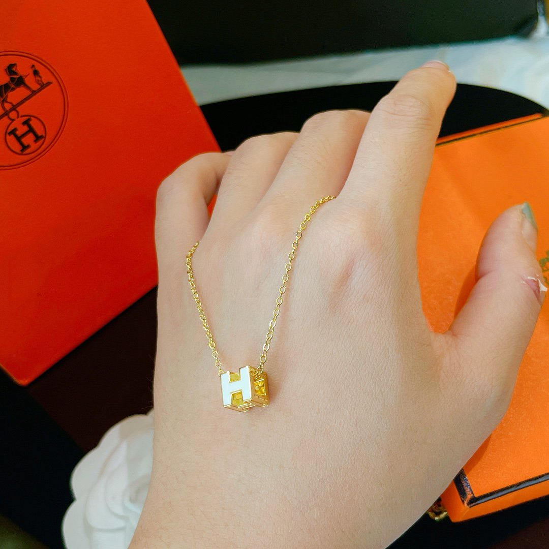 Mystic H WHITE SQUARE GOLD NECKLACE