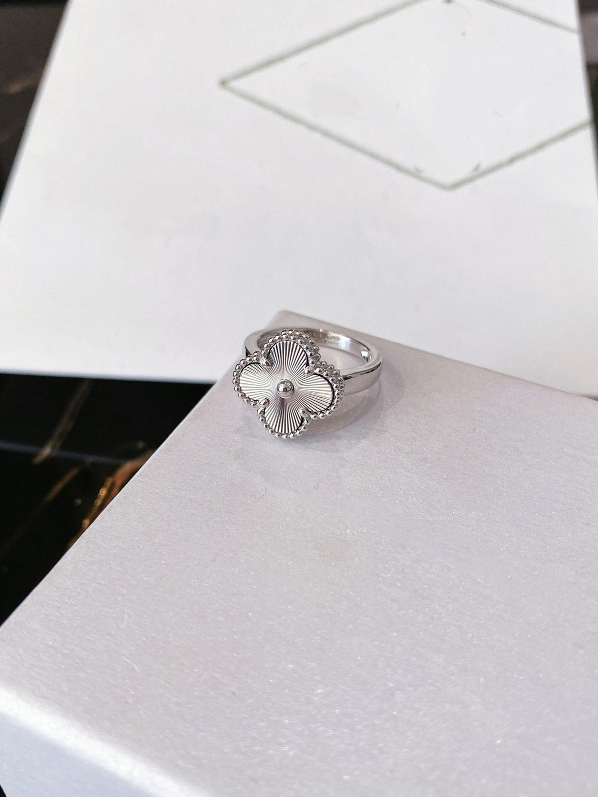 Mystic CLOVER SILVER RING