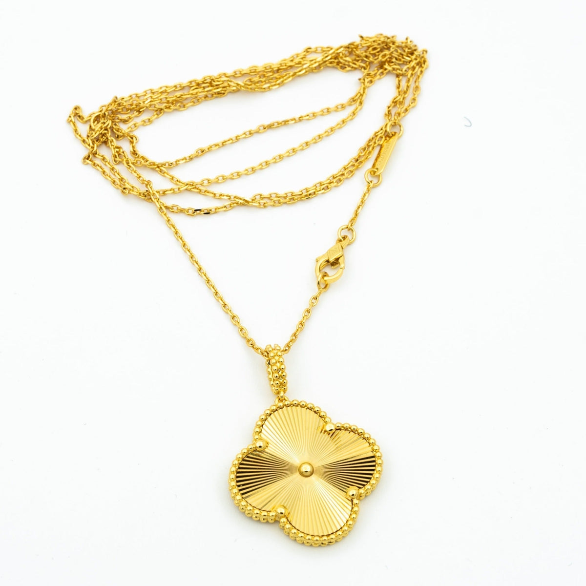 Mystic CLOVER 25MM PEDANT NECKLACE GOLD
