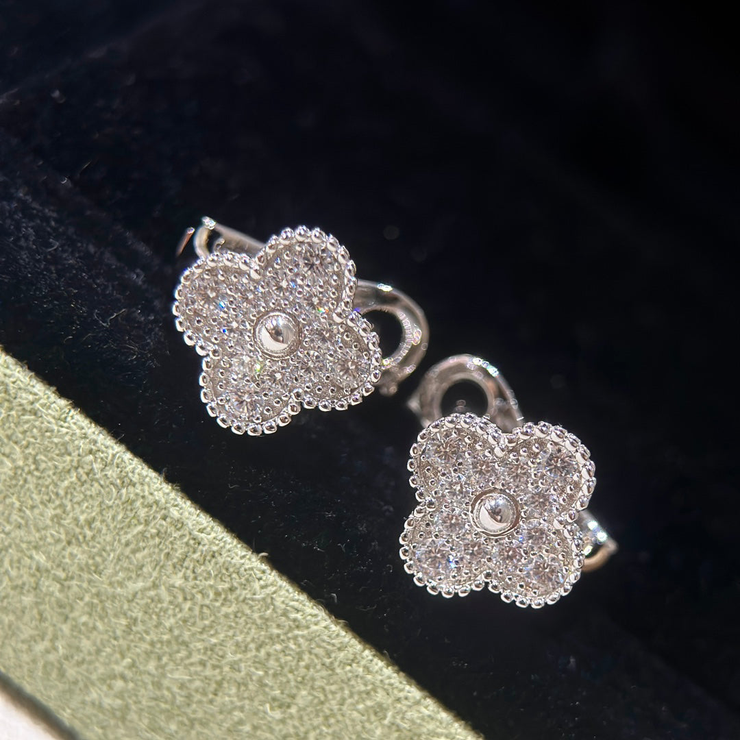 Mystic CLOVER 1 MOTIFS DIAMOND STUD EARRINGS SILVER