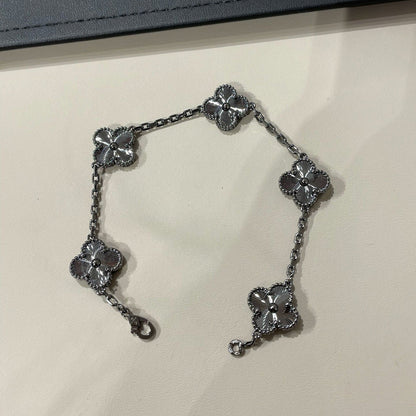 [Mystic ]New CLOVER 5 MOTIF BLACK BRACELET