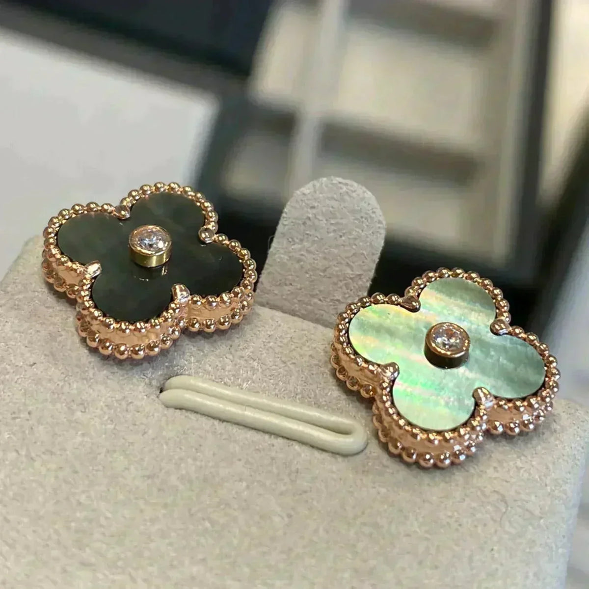 Mystic CLOVER MEDIUM 1 MOTIFS GRAY MOP  DIAMOND EARRINGS