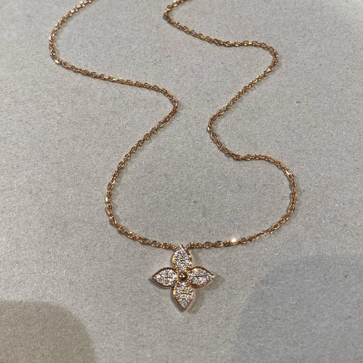 Mystic STAR DIAMOND NECKALCE