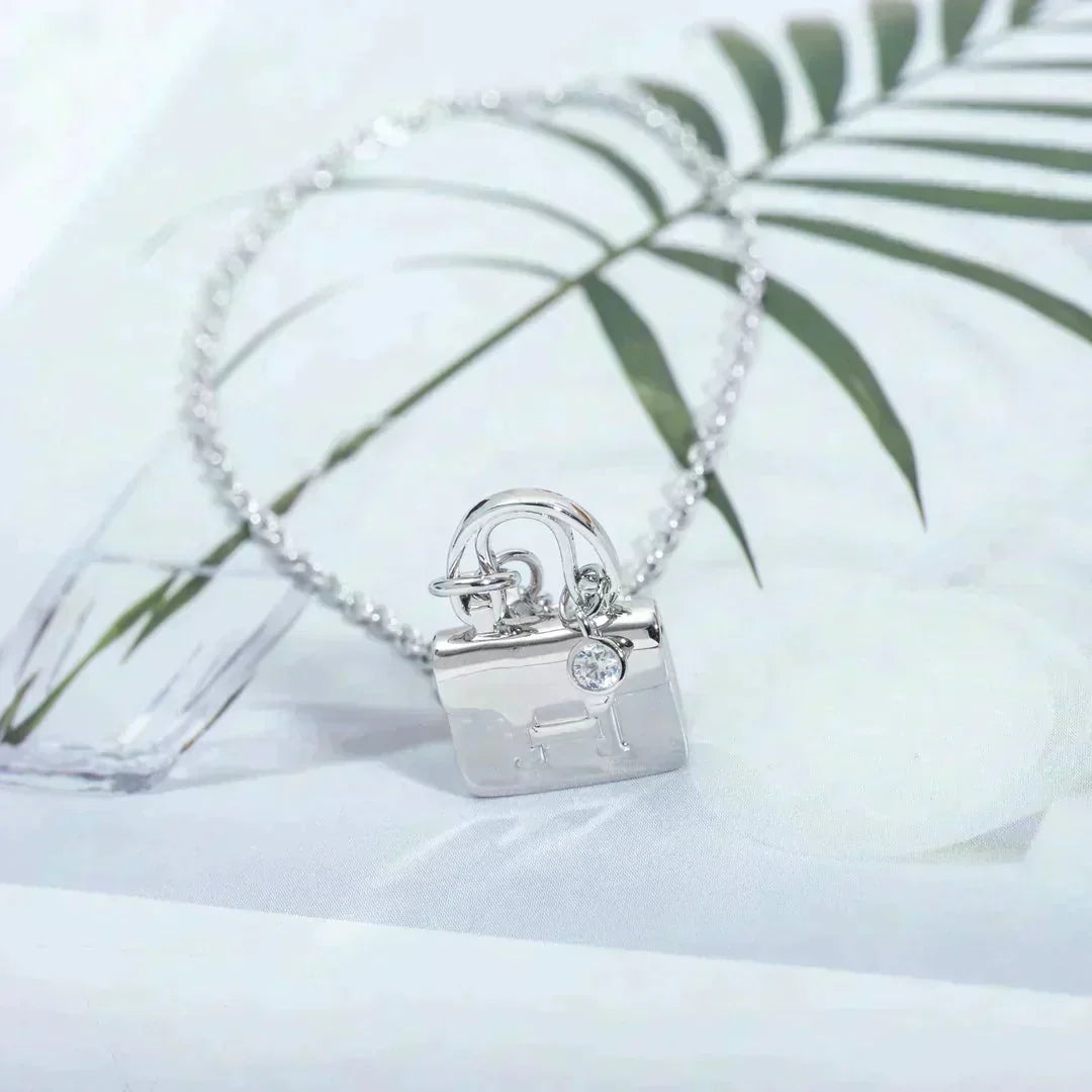 Mystic AMULETTE PEDANT SILVER NECKLACE