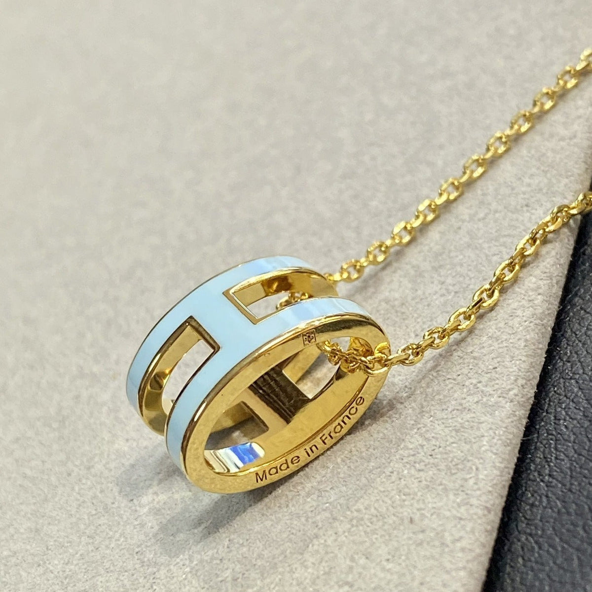 Mystic POP H LIGHT BLUE NECKLACE