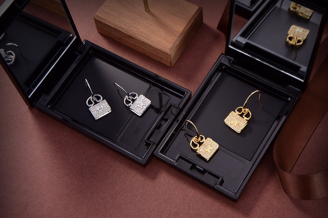 Mystic KELLY DIAMOND EARRINGS