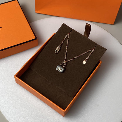 Mystic CONSTANCE BLACK PEDANT PINK GOLD NECKLACE