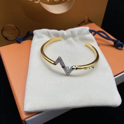 Mystic VOLTE UPSITE DOWN DIAMOND GOLD OPEN BRACELET