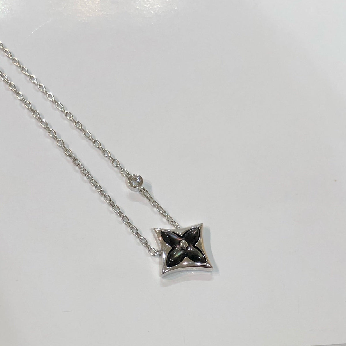 Mystic STAR BLACK MOP NECKLACE