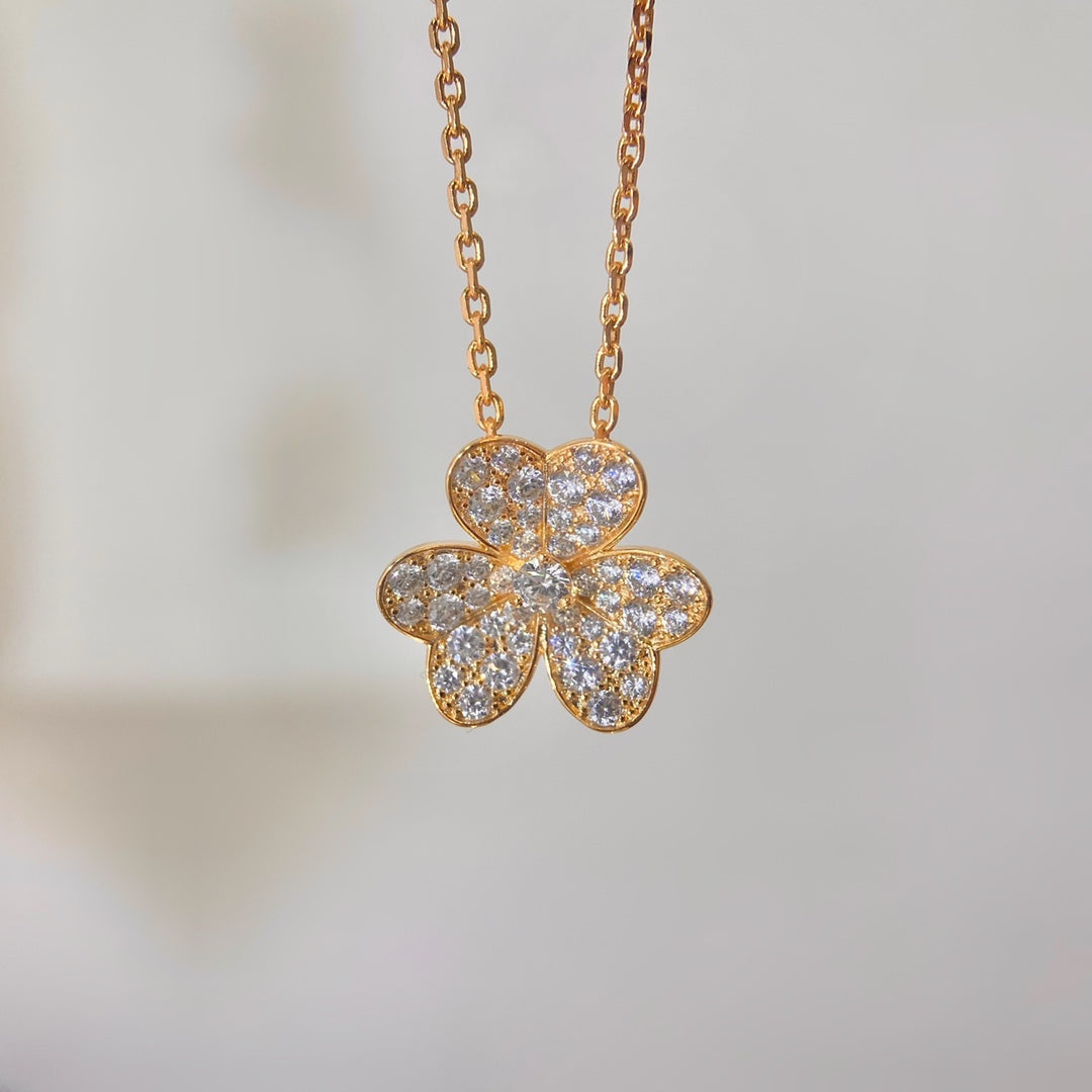 Mystic FLOWER DIAMOND NECKLACE