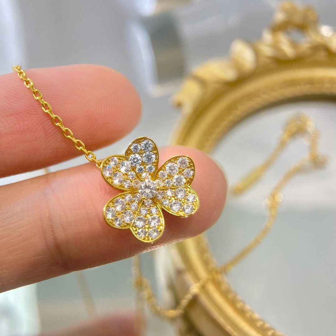 Mystic FLOWER DIAMOND NECKLACE