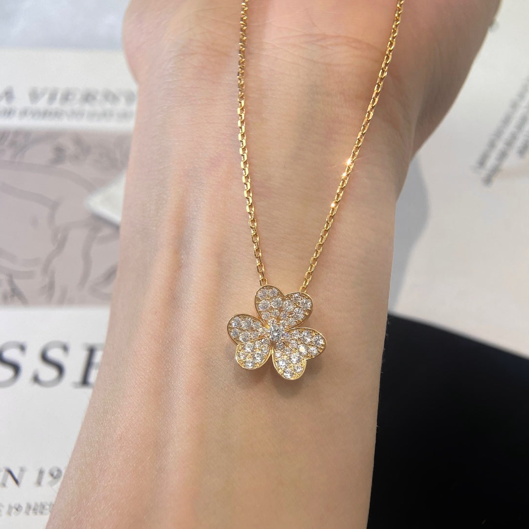 Mystic FLOWER DIAMOND NECKLACE