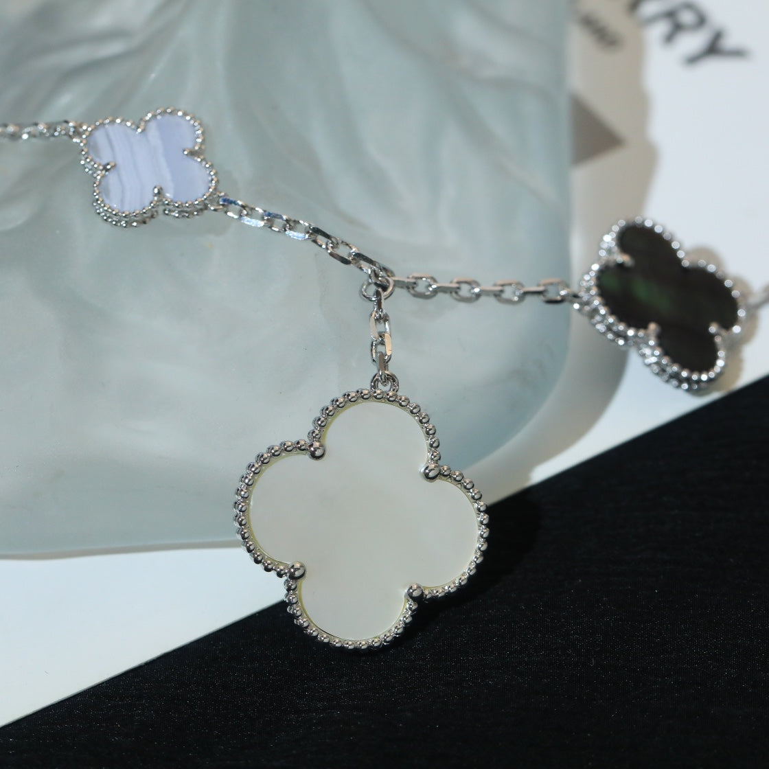 Mystic CLOVER BRACELET 5 MOTIFS MOP CHALCEDONY SILVER