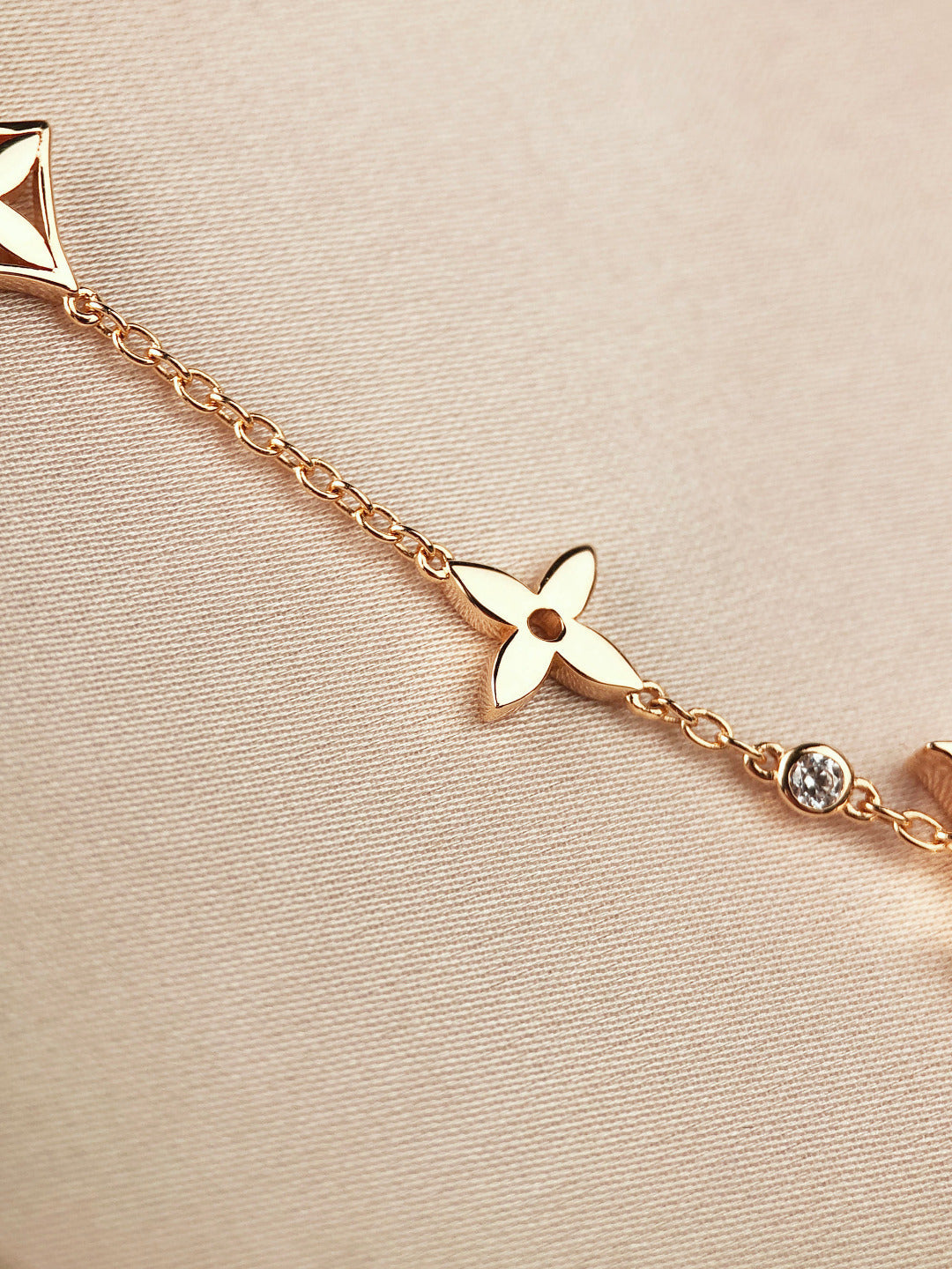 Mystic STAR AND SUN 7 MOTIFS GOLD BRACELET