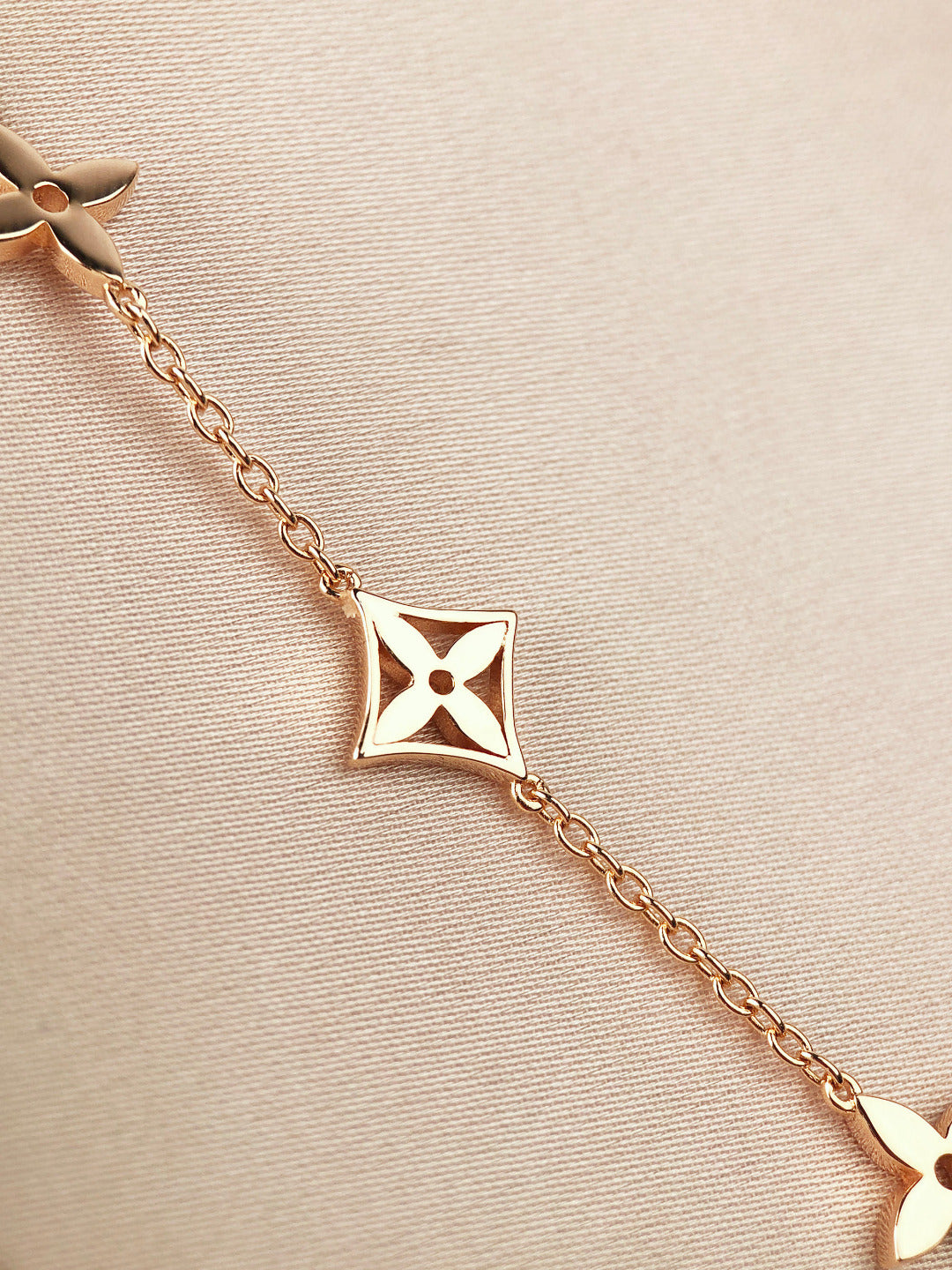 Mystic STAR AND SUN 7 MOTIFS GOLD BRACELET