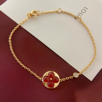 Mystic SUN PEDANT CARNELIAN BRACELET