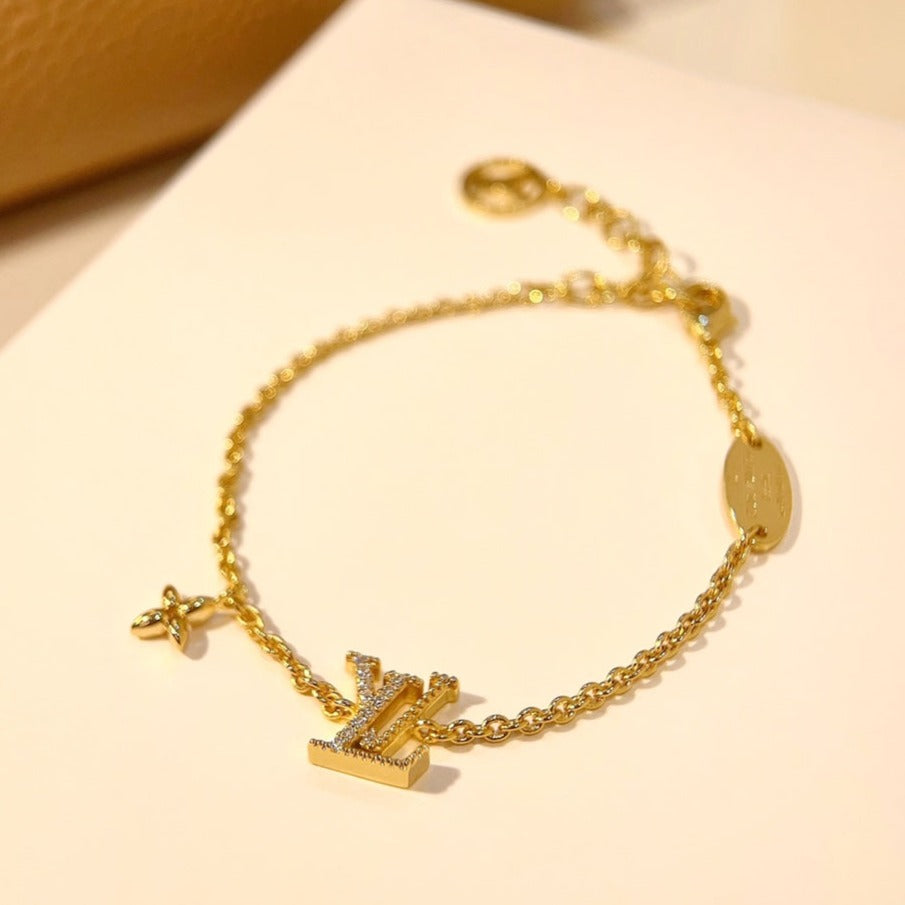 Mystic LOGO STAR MOTIF GOLD BRACELET