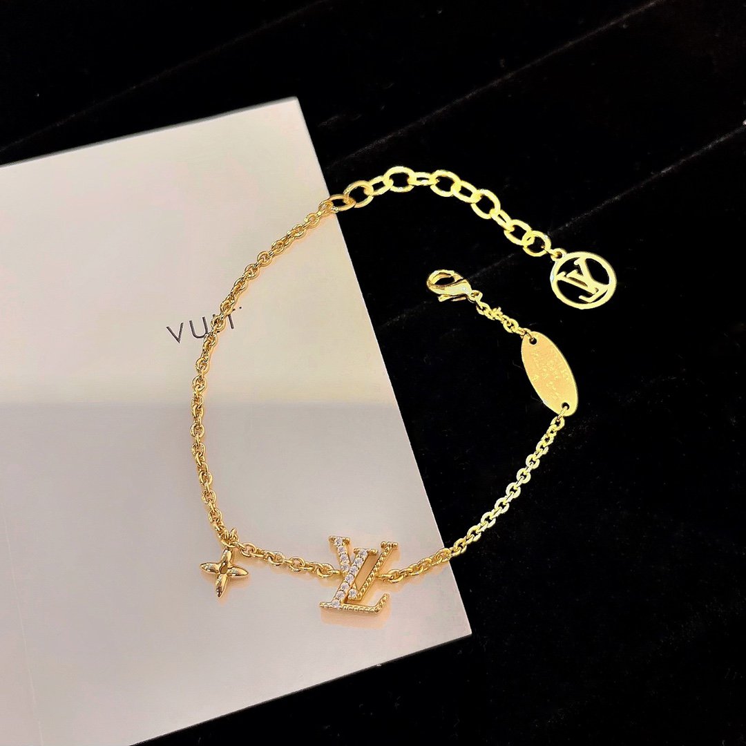 Mystic LOGO STAR MOTIF GOLD BRACELET