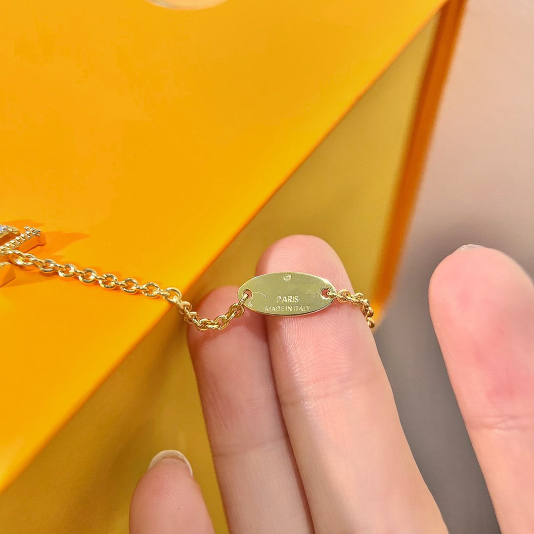 Mystic LOGO STAR MOTIF GOLD BRACELET