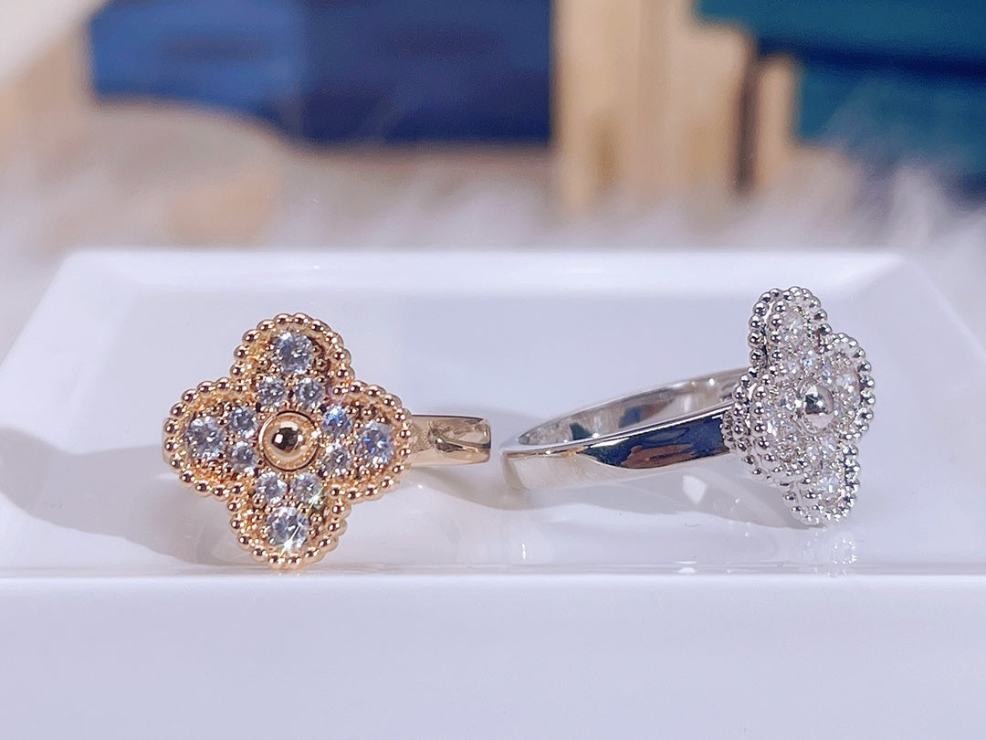 Mystic CLOVER DIAMOND RING