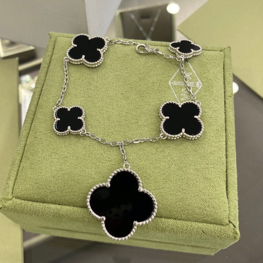Mystic CLOVER 5 MOTIFS SIVLER ONYX BRACELET