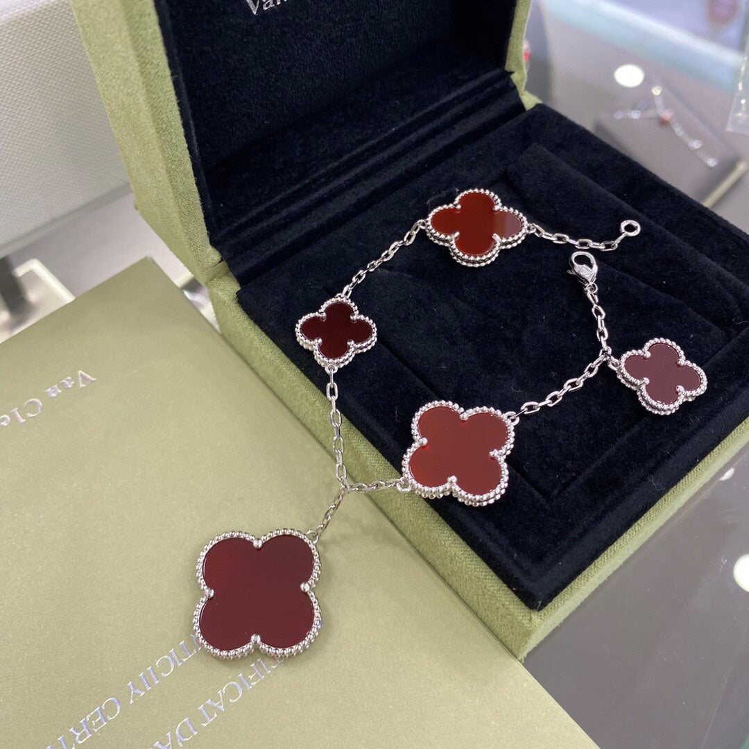 Mystic CLOVER 5 MOTIFS SIVLER CARNELIAN BRACELET
