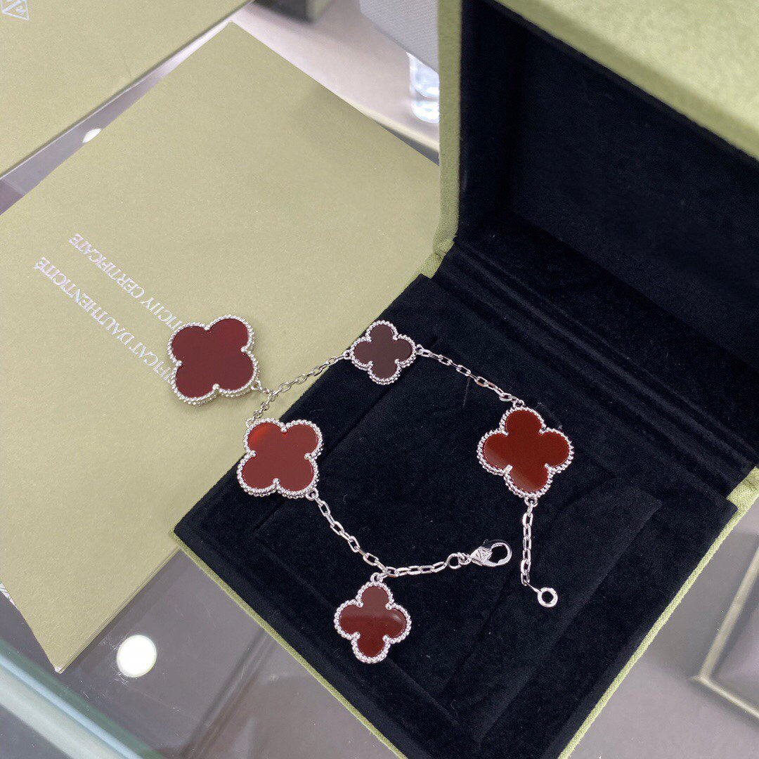 Mystic CLOVER 5 MOTIFS SIVLER CARNELIAN BRACELET