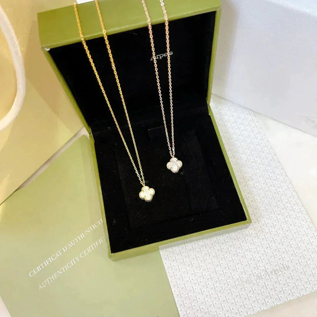 Mystic CLOVER MINI 9.5MM WHITE MOTHER-OF-PEARL NECKLACE