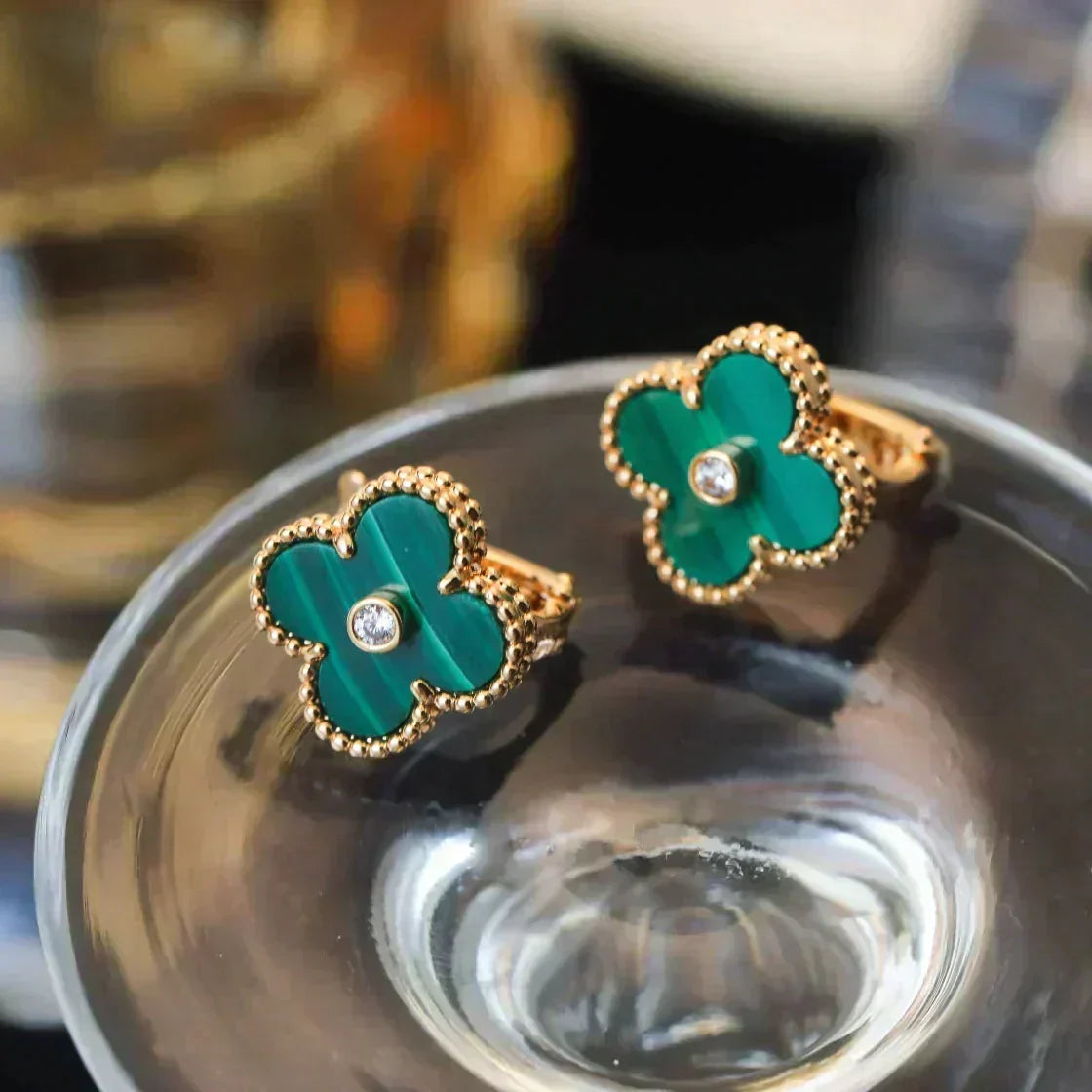 Mystic CLOVER MEDIUM 1 MOTIFS MALACHITE DIAMOND EARRINGS