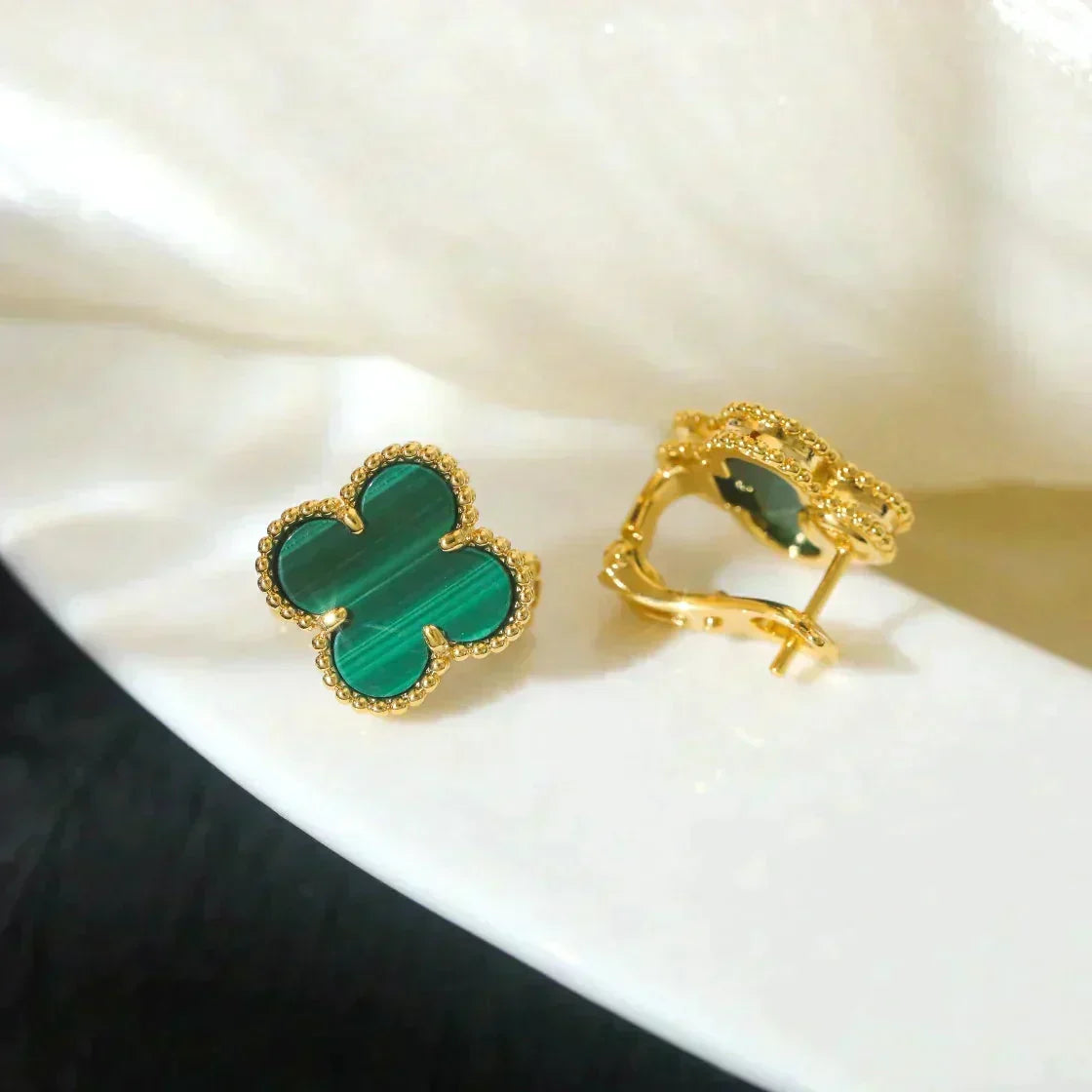 Mystic CLOVER MEDIUM 1 MOTIFS MALACHITE  EARRINGS