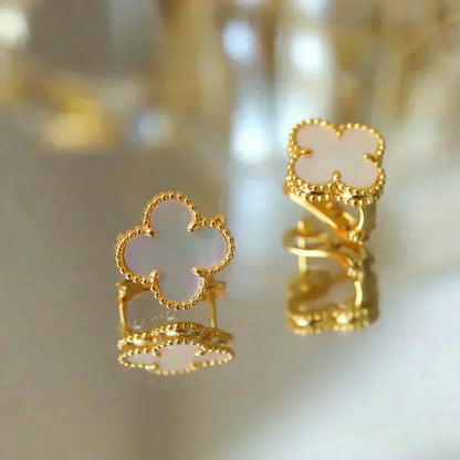 Mystic CLOVER MEDIUM 1 MOTIFS  WHITE MOP STUD EARRINGS