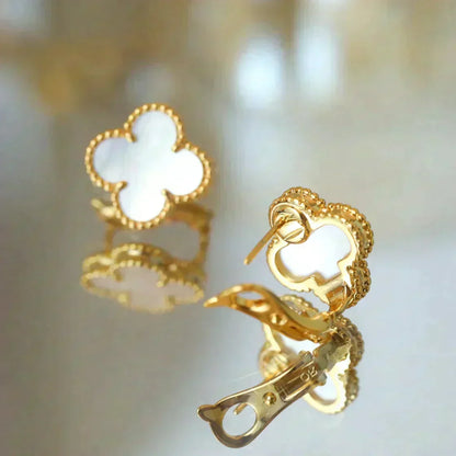 Mystic CLOVER MEDIUM 1 MOTIFS  WHITE MOP STUD EARRINGS