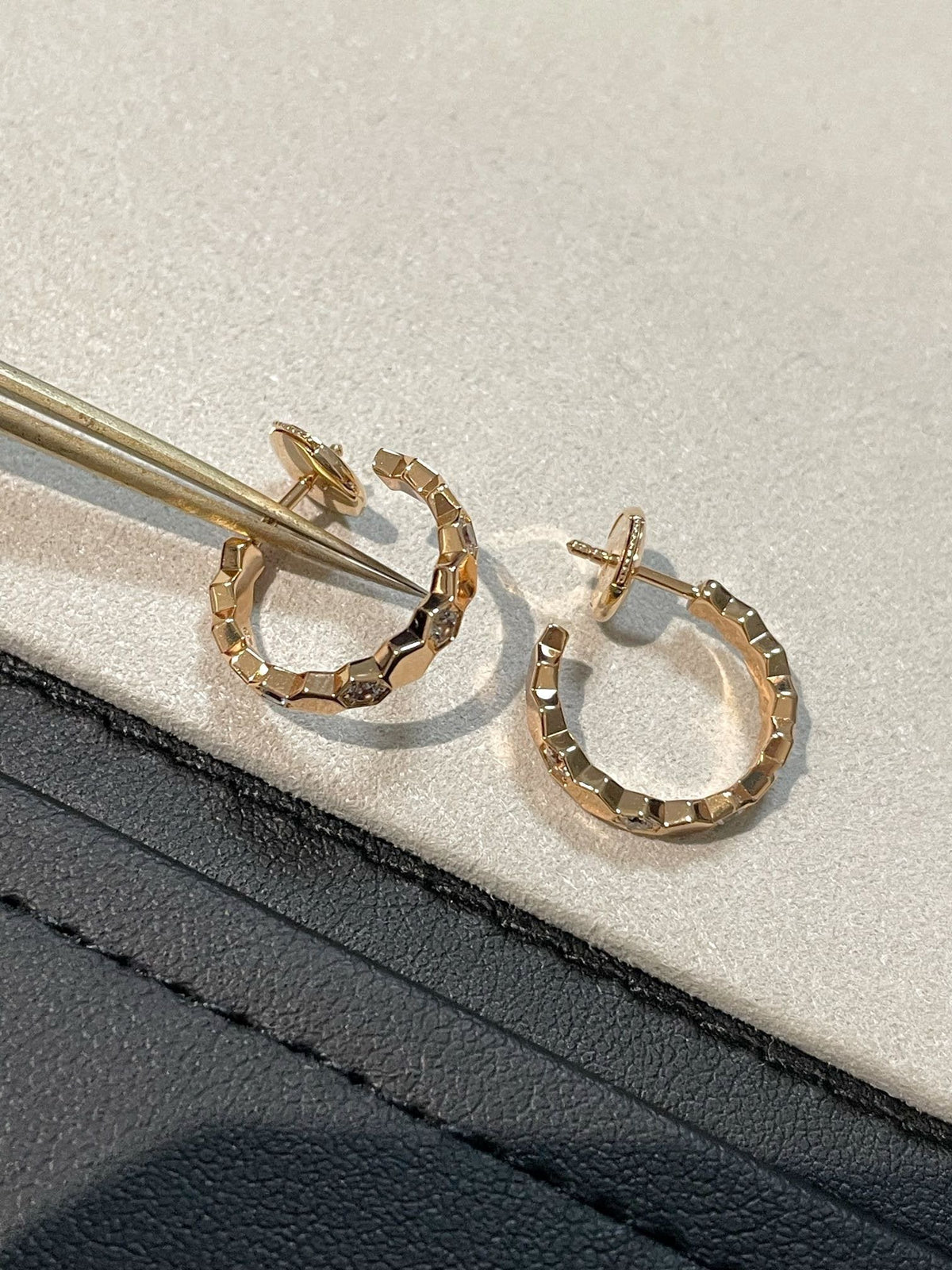 Mystic BEE LOVE Earrings GOLD DIAMOND