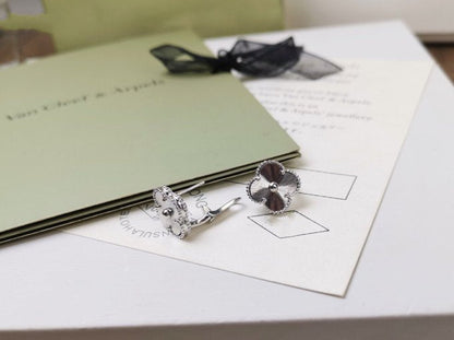 Mystic CLOVER MEDIUM STUD EARRINGS