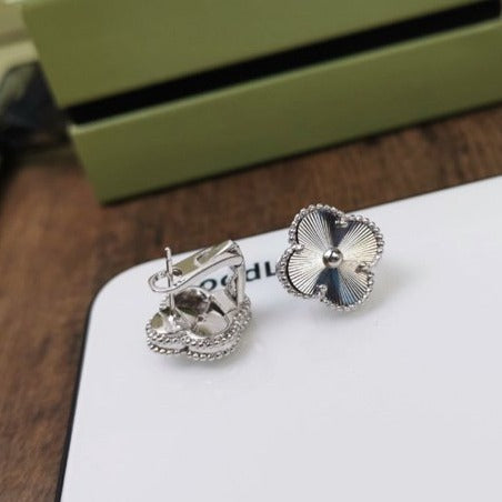Mystic CLOVER MEDIUM STUD EARRINGS