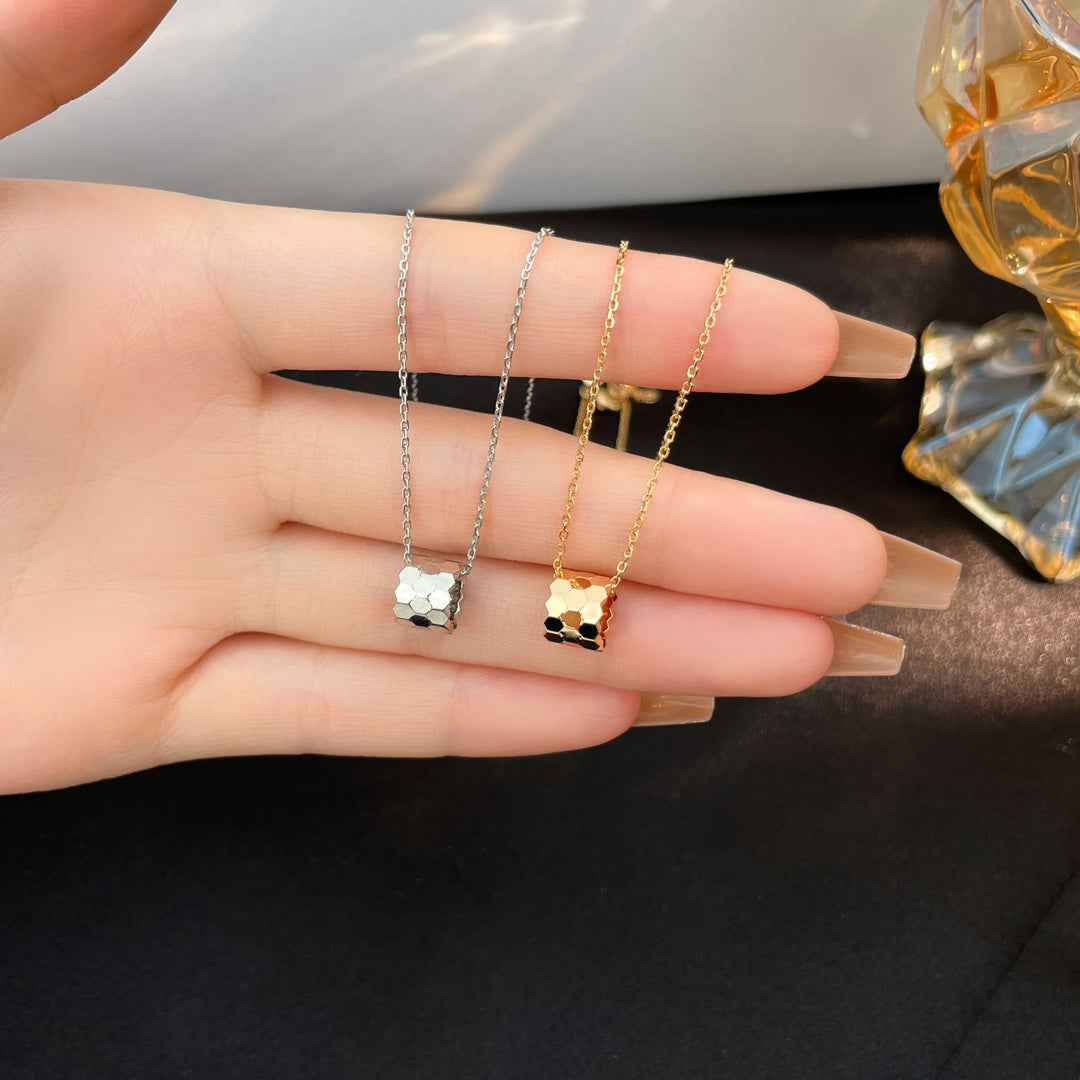 Mystic BEE MINI NECKLACE