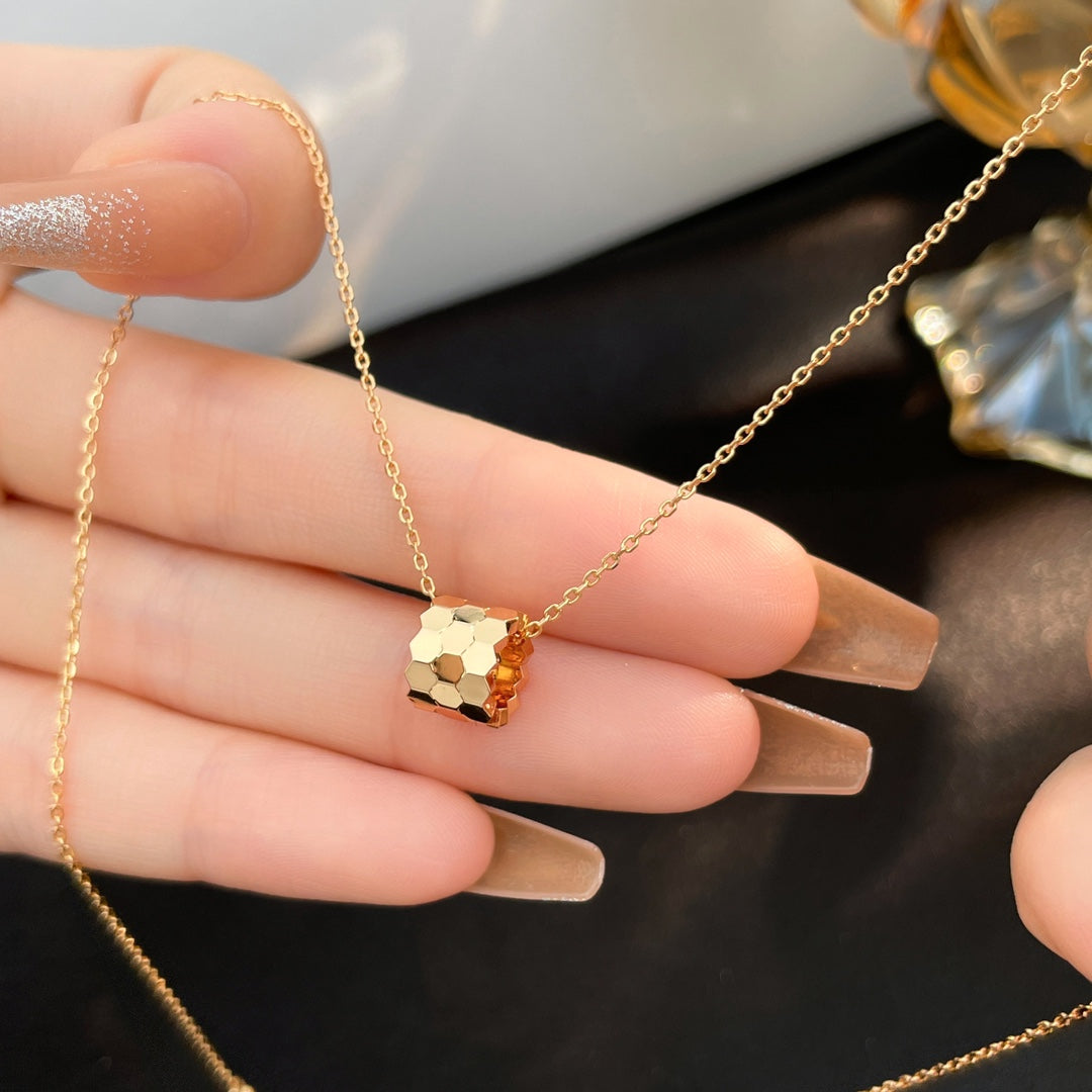 Mystic BEE MINI NECKLACE