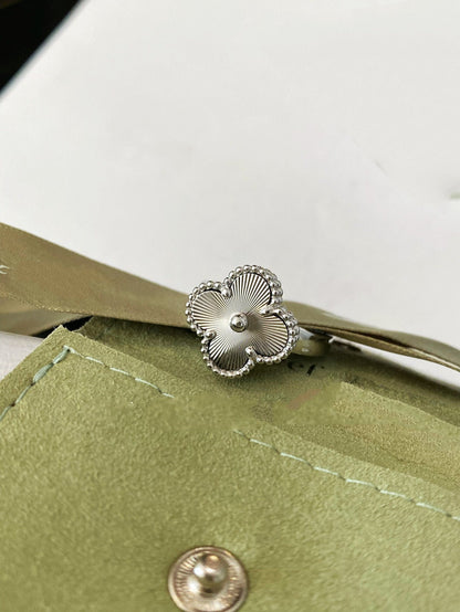 Mystic CLOVER SILVER RING