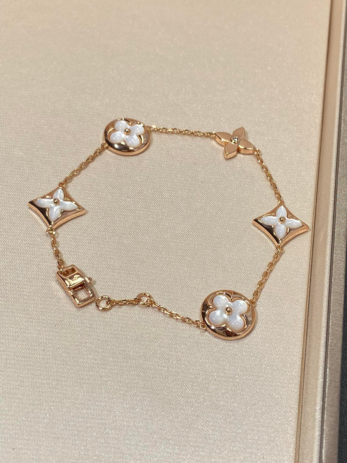 Mystic STAR AND SUN 5 MOTIF MOP PINK GOLD BRACELET