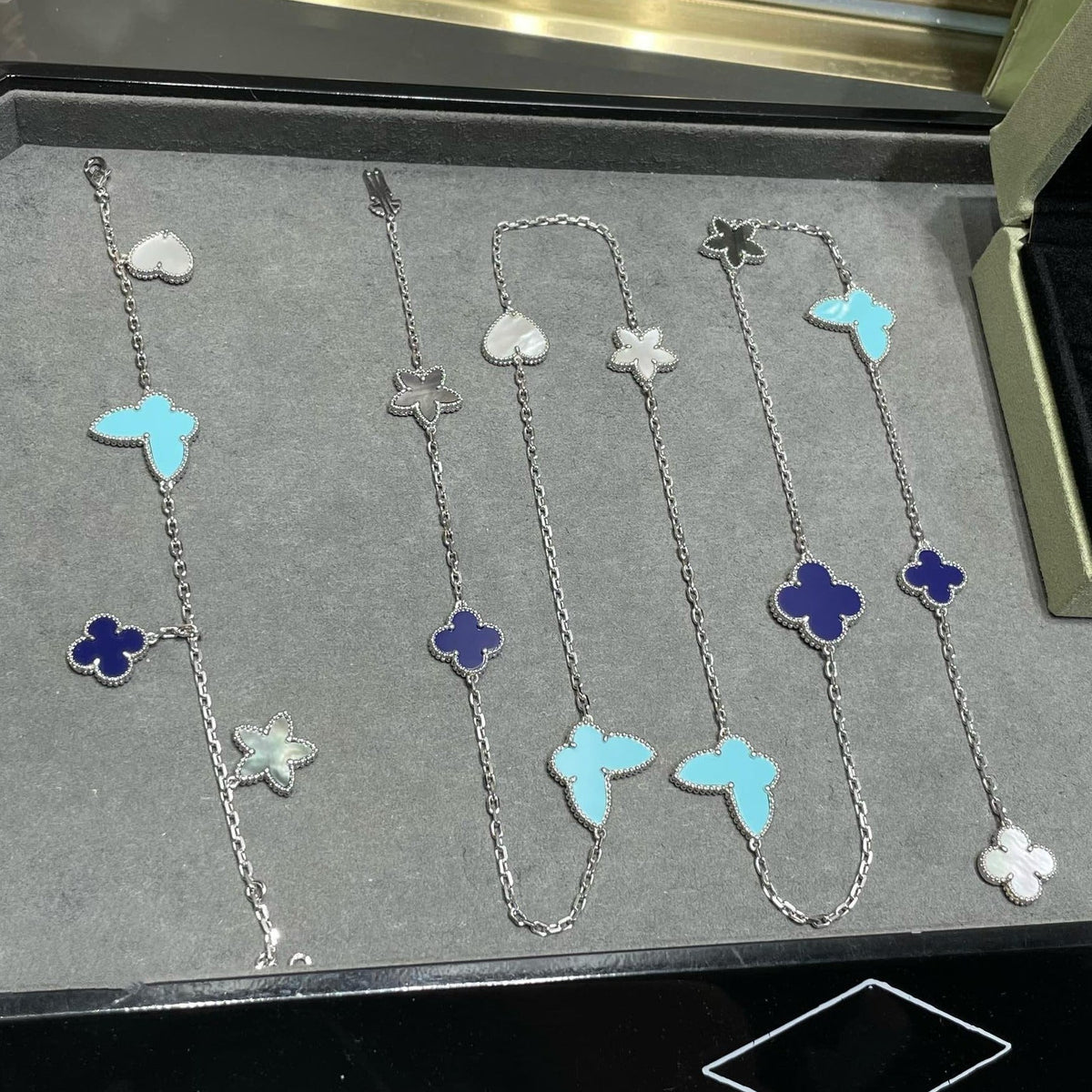 Mystic LUCKY CLOVER SILVER 11 MOTIF NECKLACE