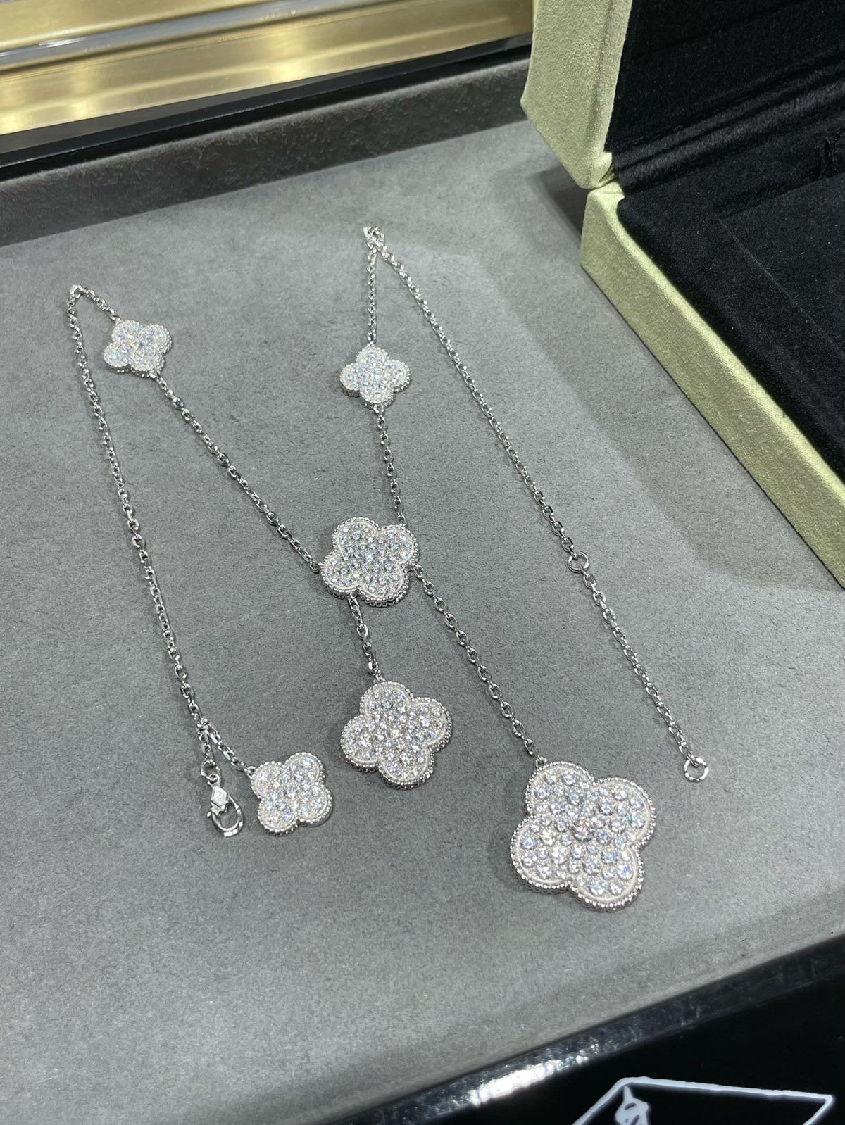 Mystic CLOVER 6 MOTIF DIAMOND PAVED NECKLACE