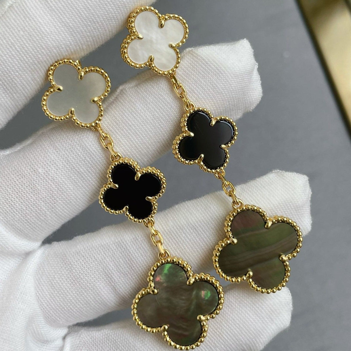 Mystic CLOVER 3 MOTIF MOP ONYX DARK MOP PINK GOLD EARRINGS
