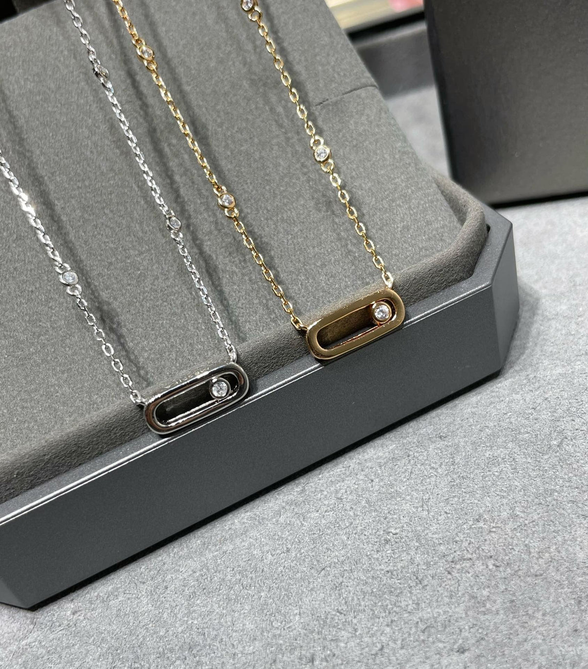 [Mystic]MOVE UNO DIAMOND NECKLACE