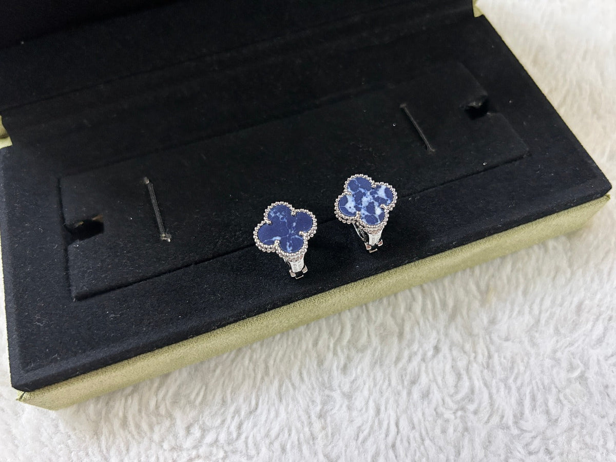 Mystic CLOVER PIETERSITE MEDIUM STUD EARRINGS