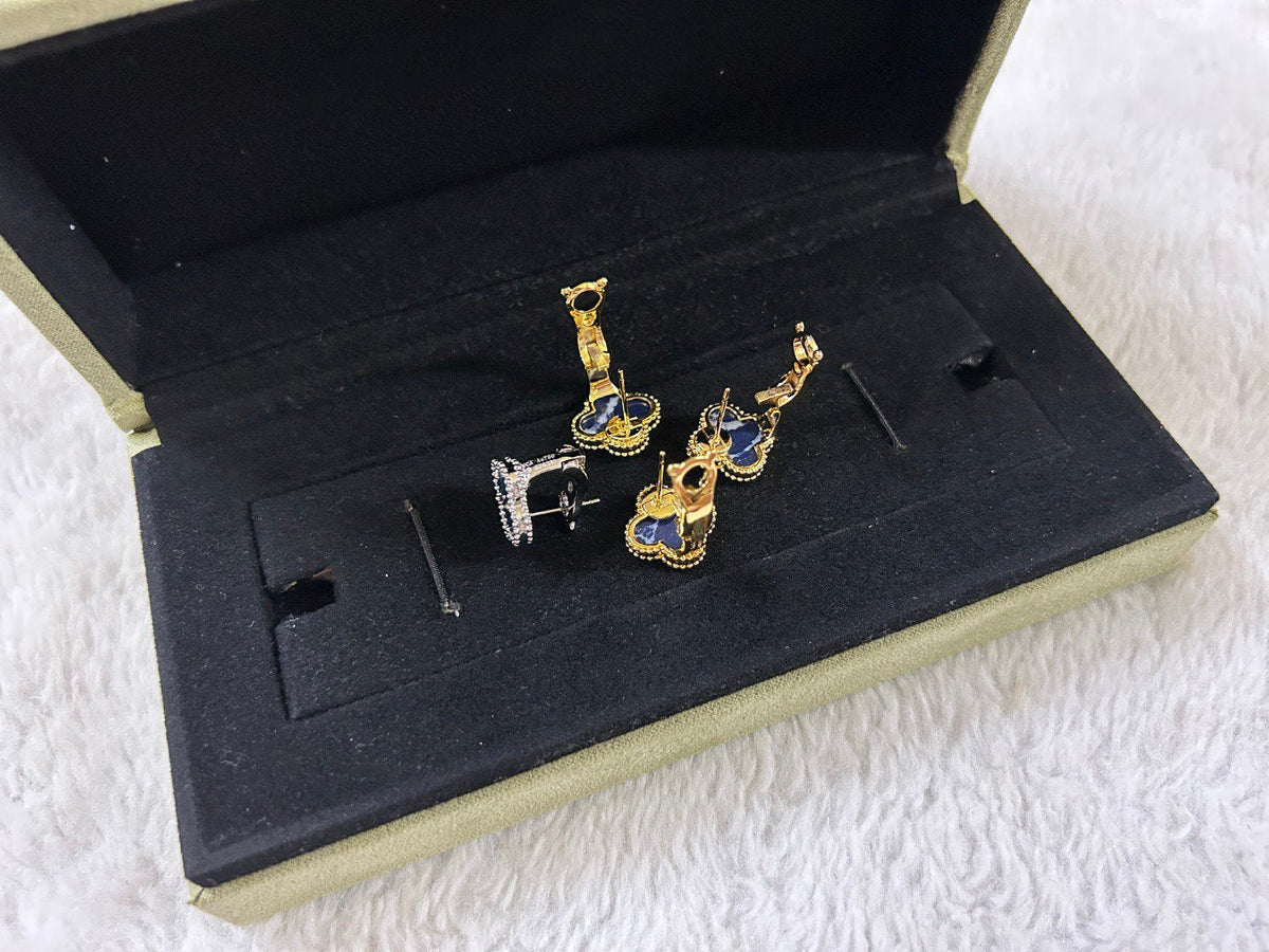 Mystic CLOVER PIETERSITE MEDIUM STUD EARRINGS