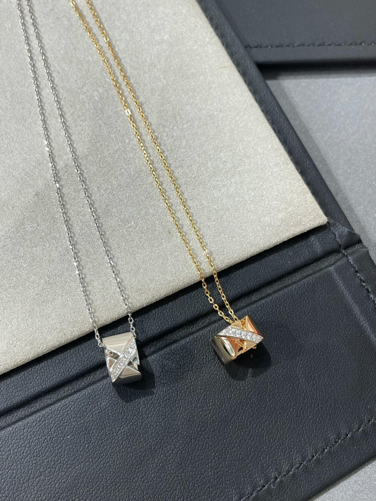 Mystic LIENS EVIDENCE DIAMOND NECKLACE