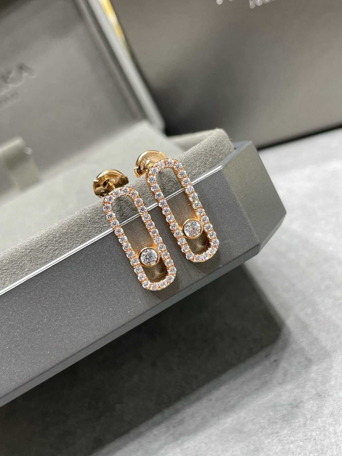 [Mystic]MOVE UNO STUD DIAMOND PAVED EARRINGS
