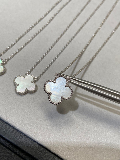 Mystic CLOVER MEDIUM SILVER WHITE MOP NECKLACE
